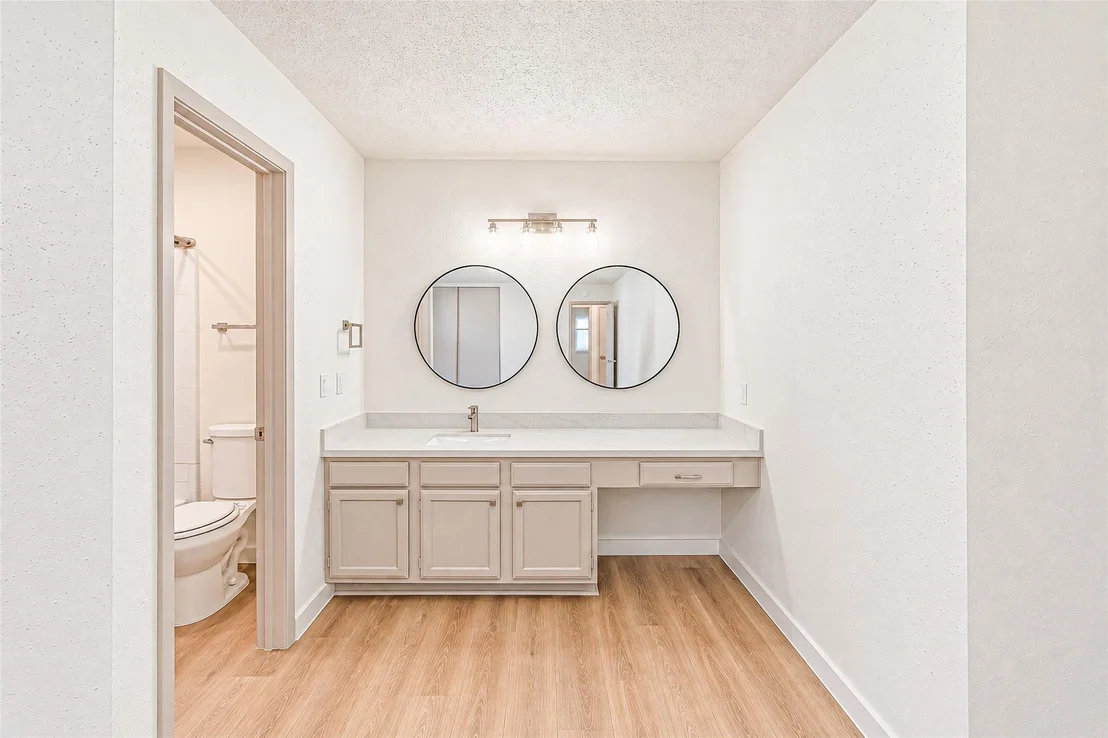 Photo of 18015 Brooknoll Drive