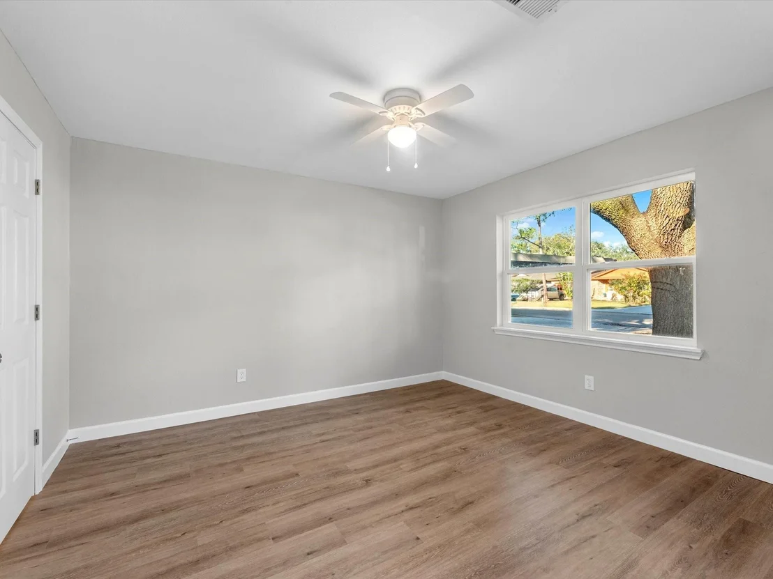 Photo of 609 Debbie Lane