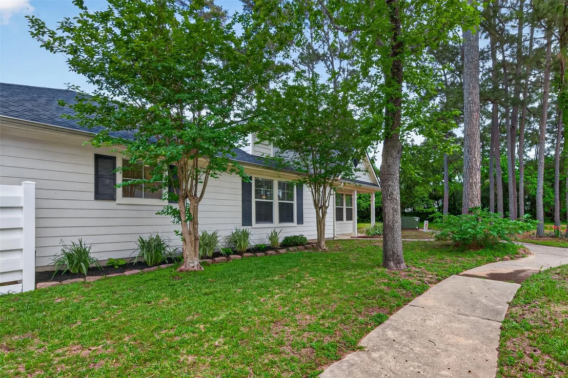 Photo of 21090 Aldens Oak