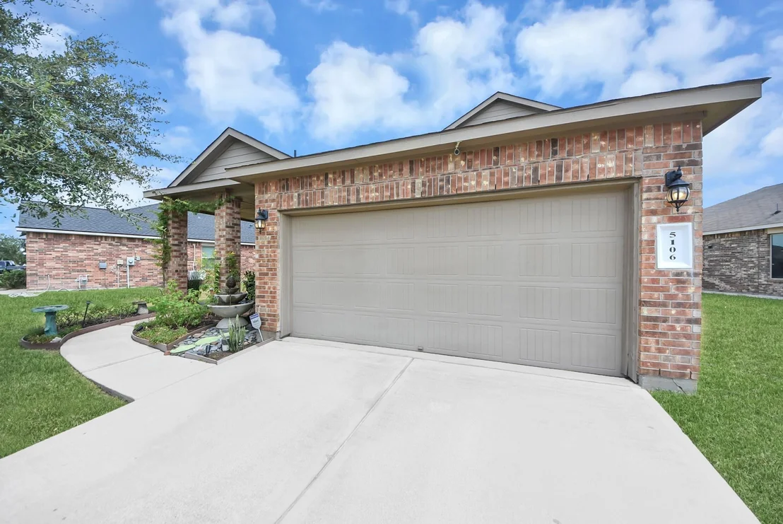 Photo of 5106 Royal Jasmine Place