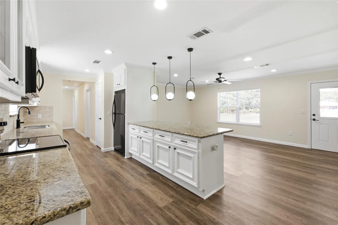 Photo of 340 Oak Ridge Drive