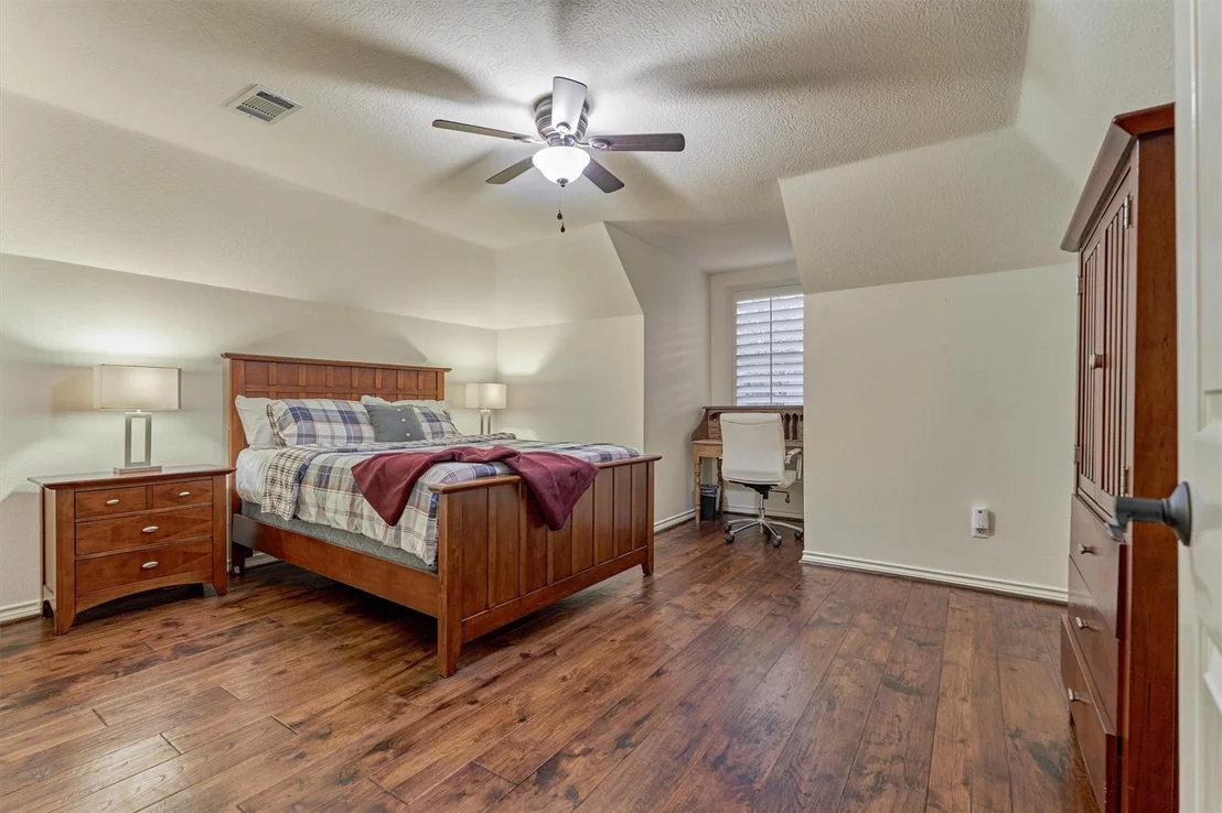 Photo of 147 Sunnyvale W