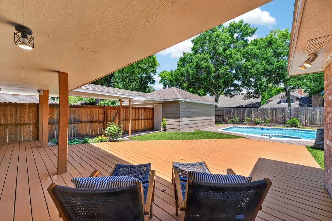 Photo of 1602 S Hearthside Drive