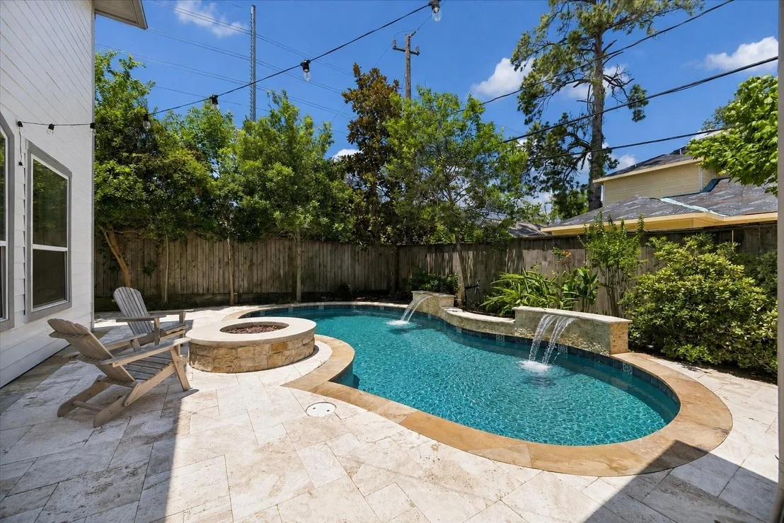 Photo of 1360 Chippendale Road