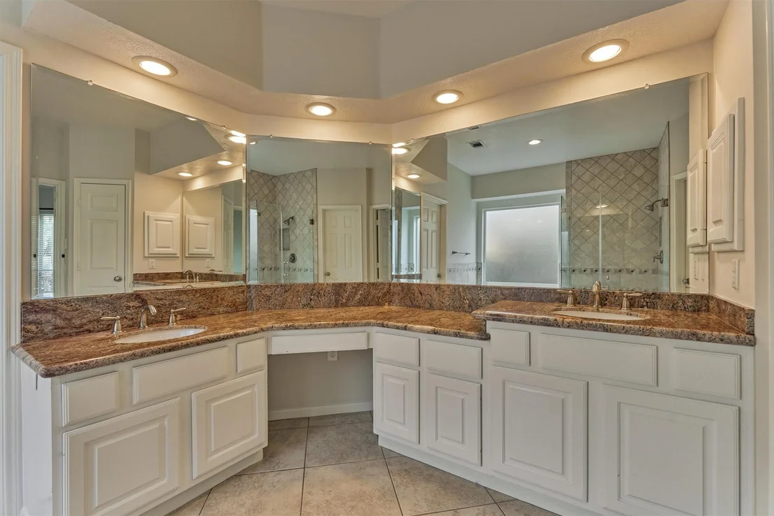 Photo of 18 Gallant Oak Place