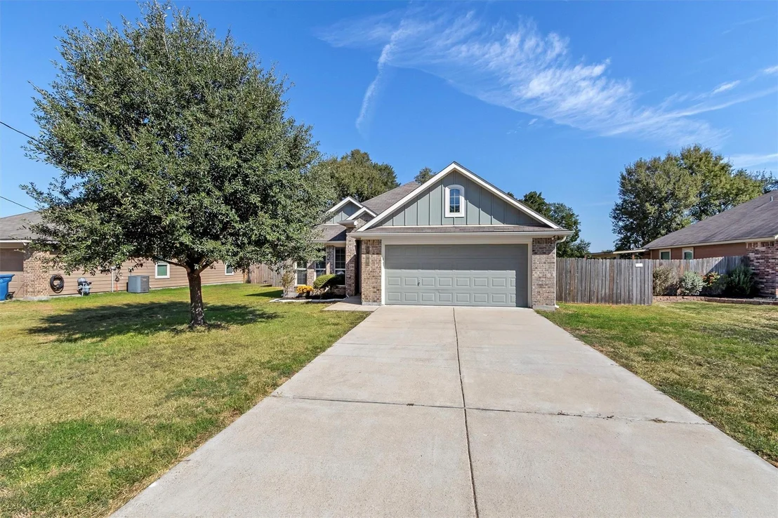 Photo of 706 Heritage Drive