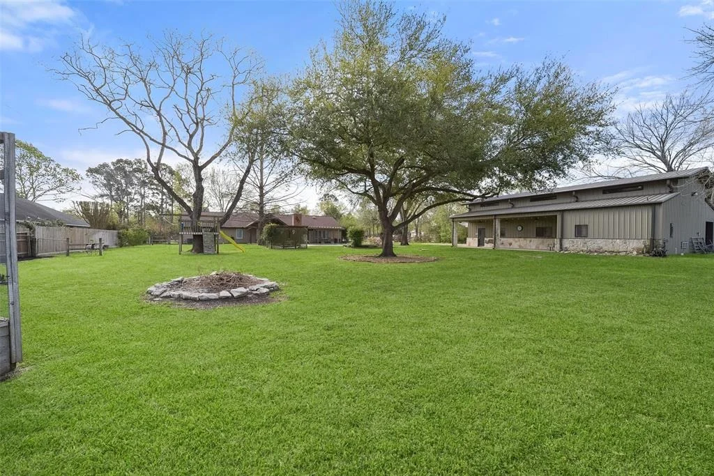 Photo of 2711 N Saddlebrook Lane