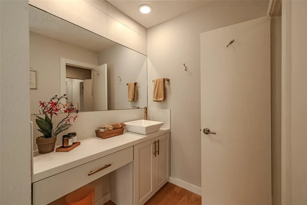 Photo of 7291 Edgewater Drive