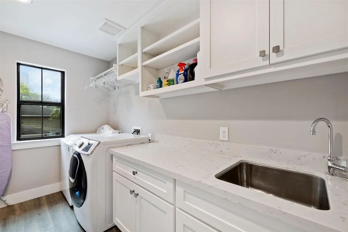 Photo of 2928 Suffolk Drive