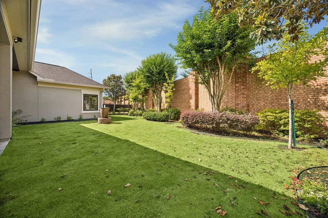 Photo of 3914 Louvre Lane