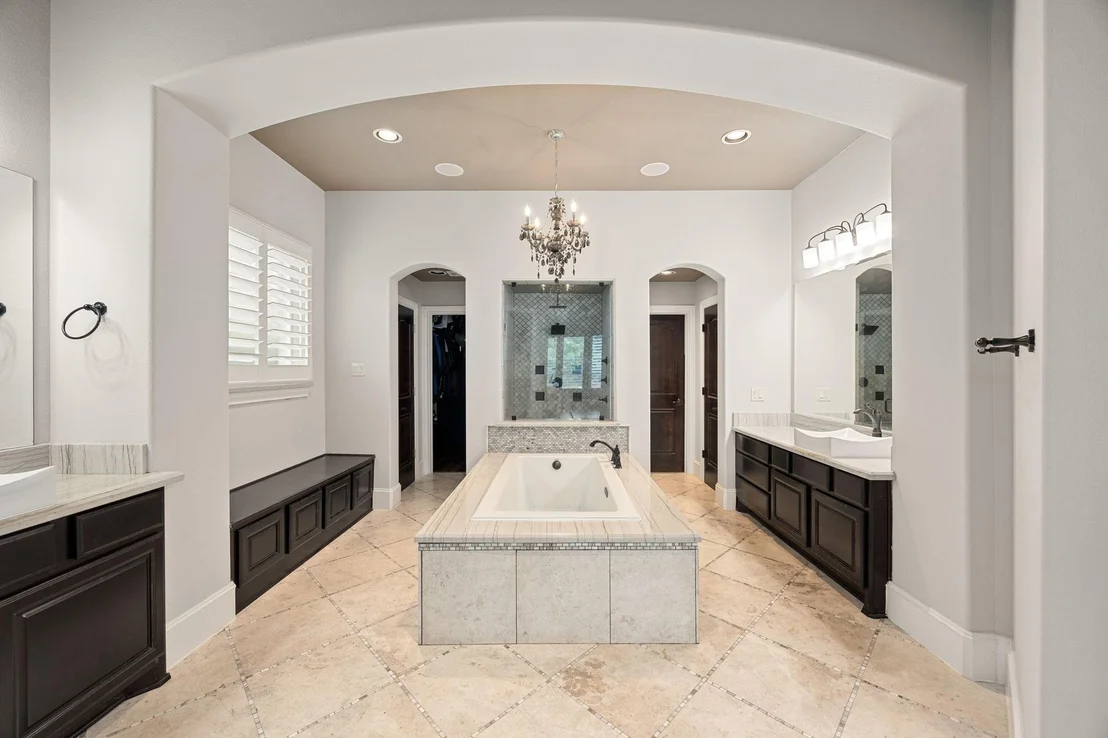 Photo of 915 Windsor Woods Lane