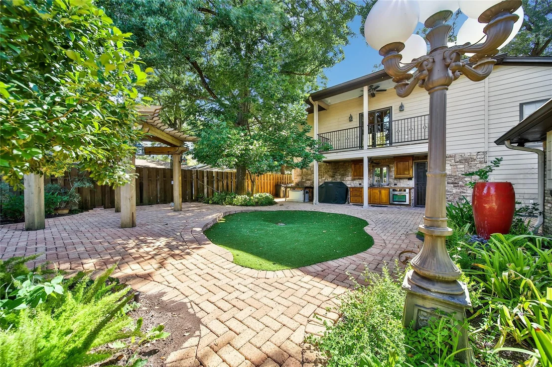 Photo of 1147 Thornton Road