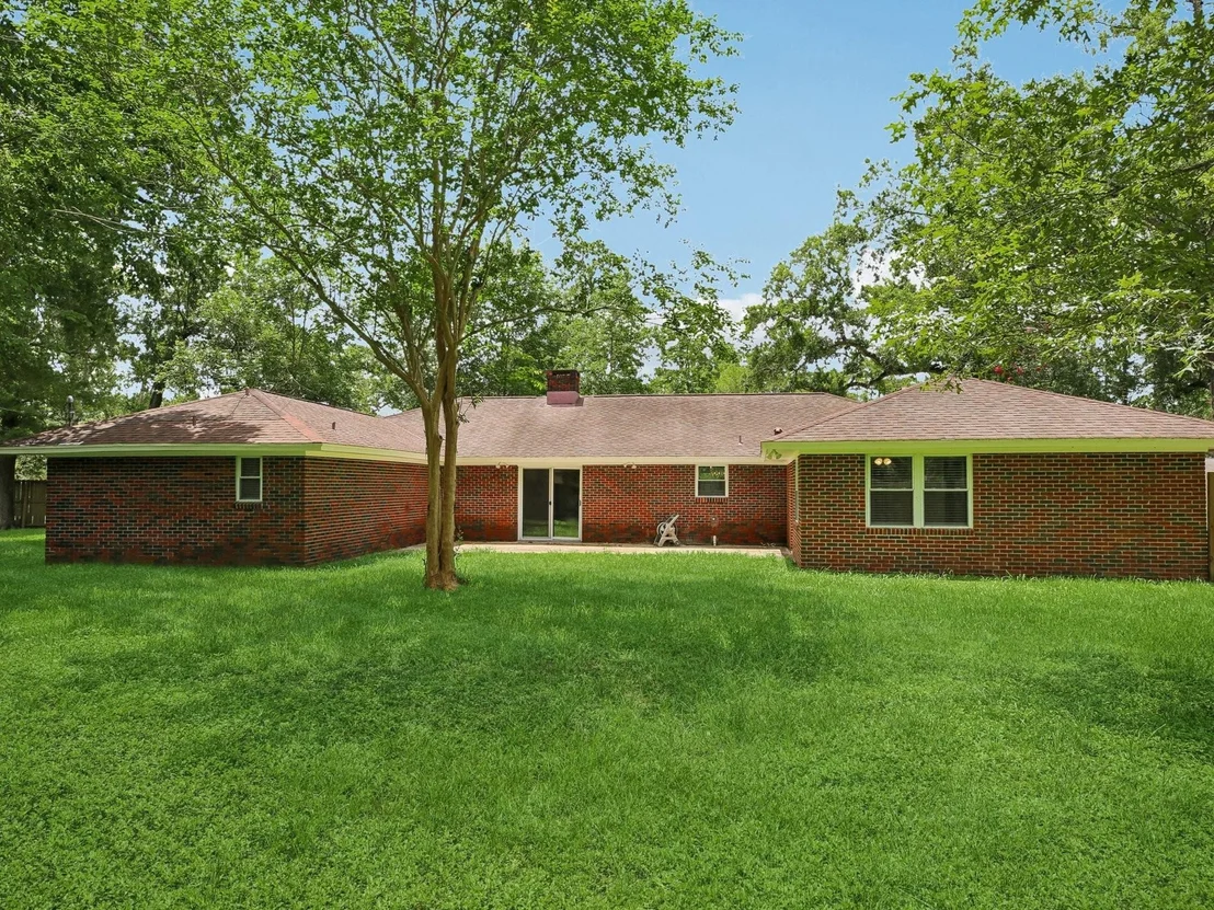 Photo of 2921 Oak Drive