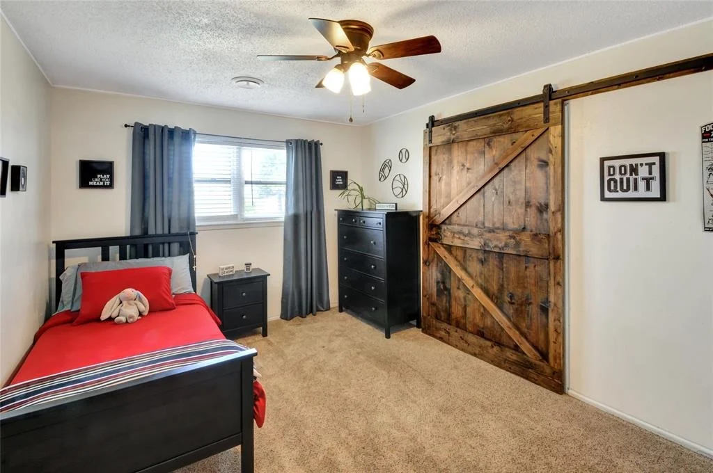 Photo of 807 Ridgelea Drive