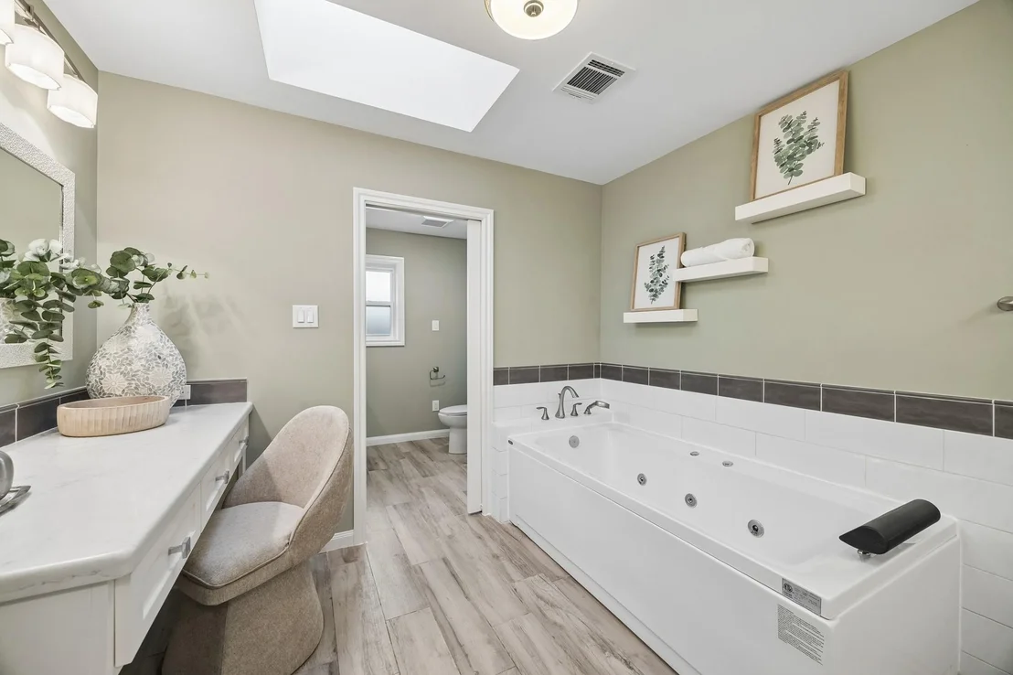 Photo of 11007 Cranbrook Road