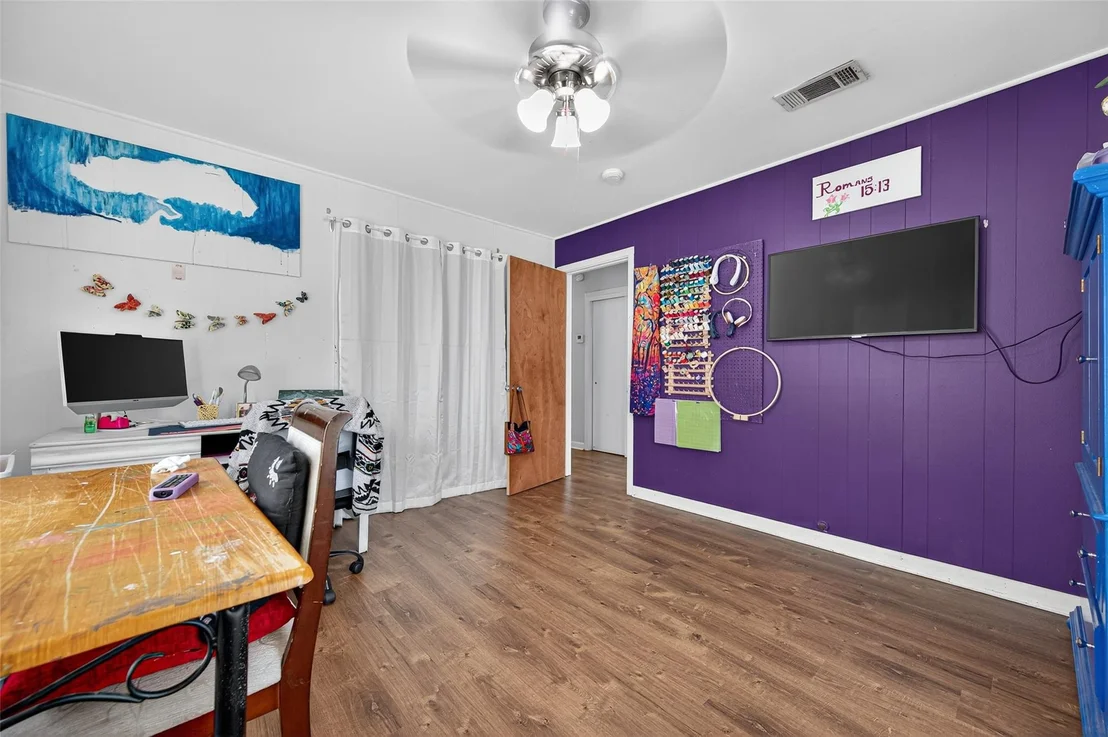 Photo of 702 Churchill Drive