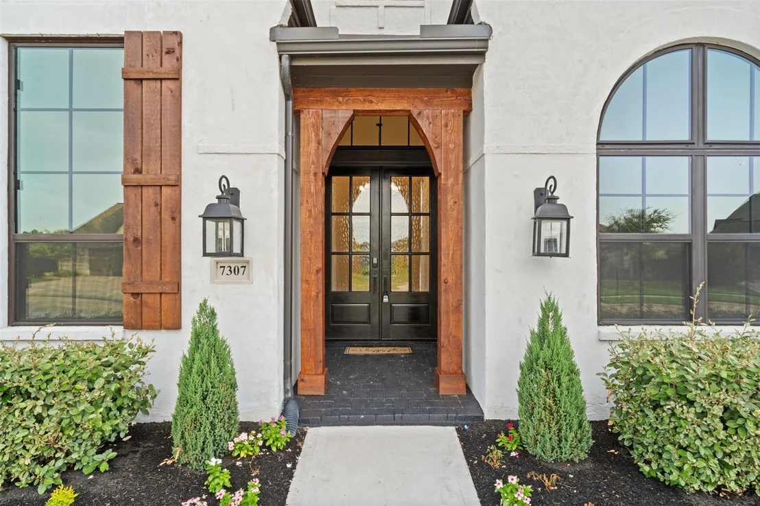 Photo of 7307 Kinglet Court
