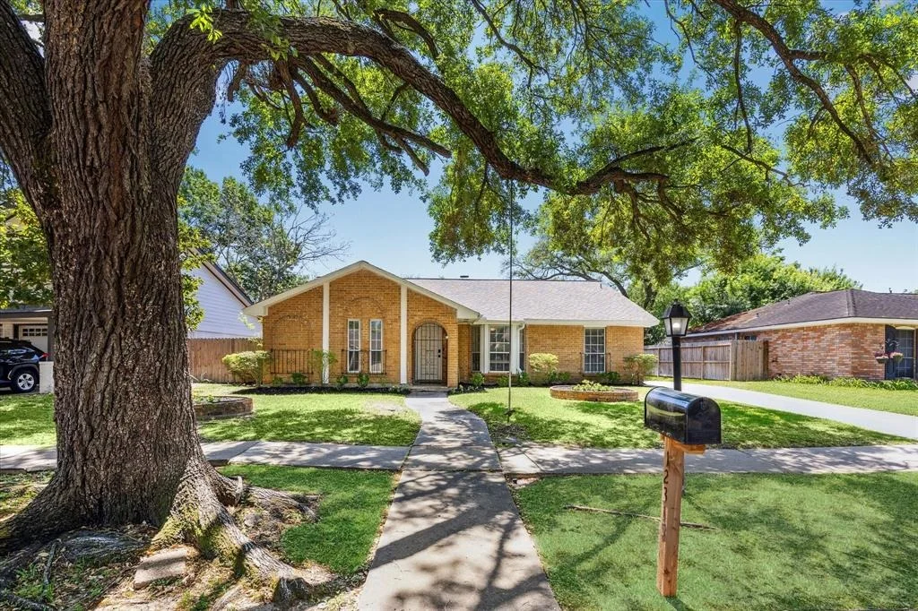 Photo of 12315 Whittington Drive