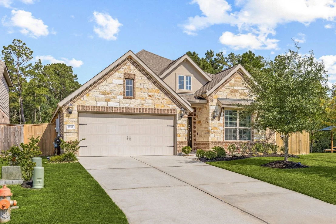 Photo of 1573 Ancient Oak Lane