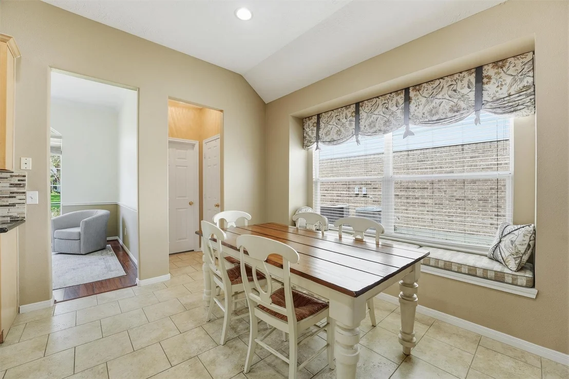Photo of 222 Meadowhill Lane