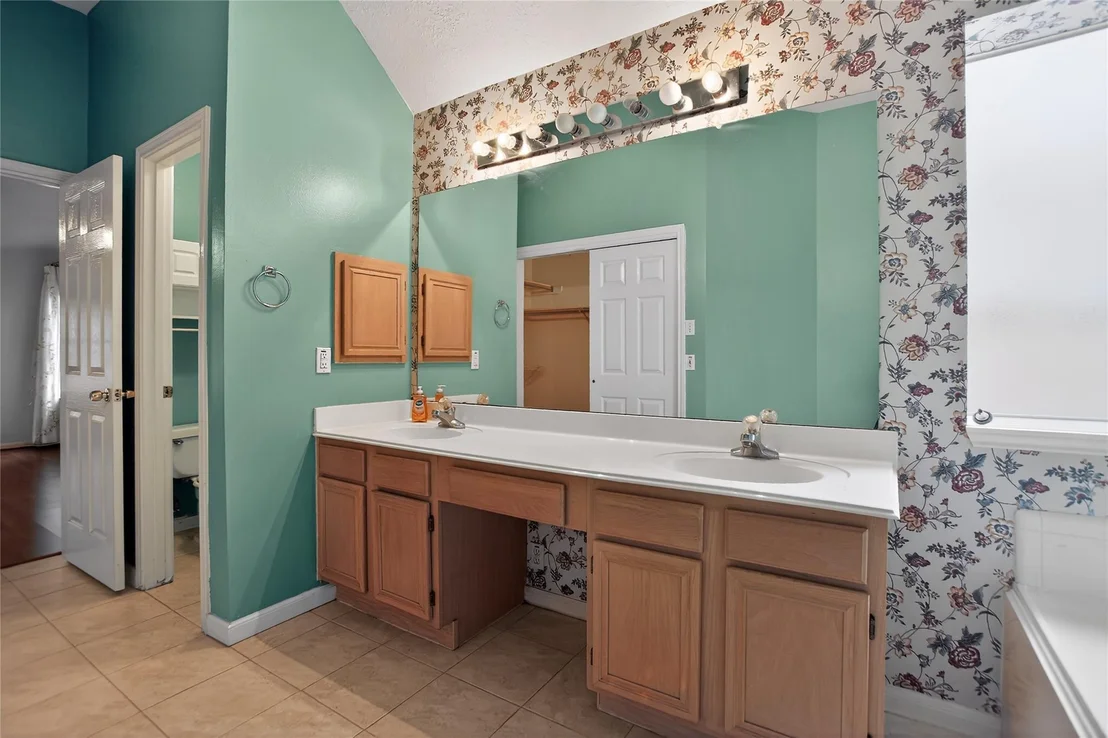 Photo of 12530 Meadowglen Drive