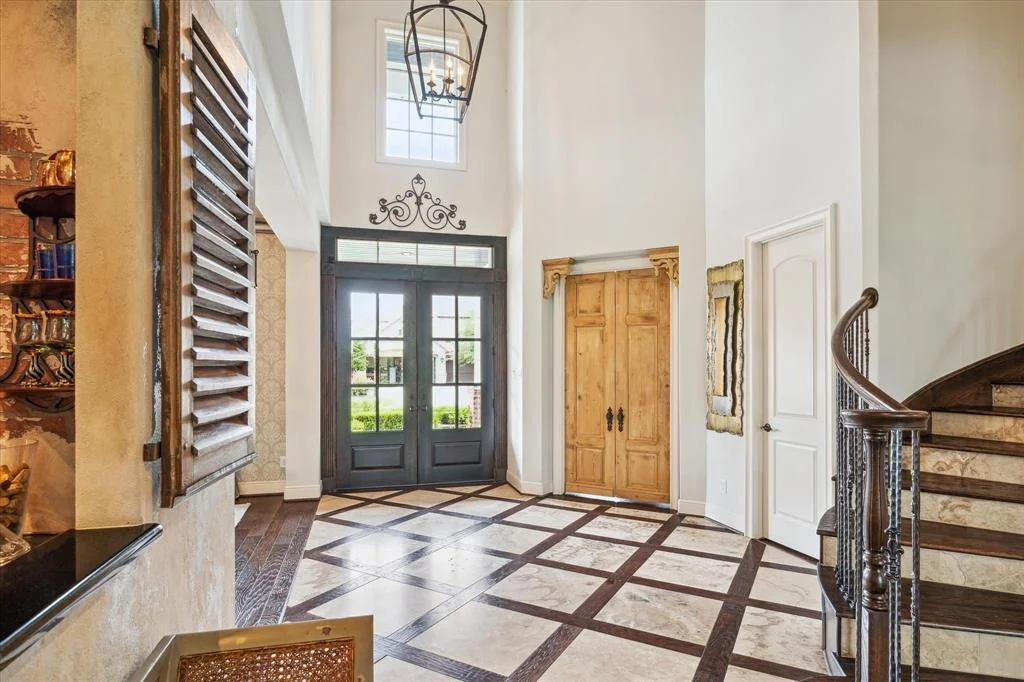 Photo of 23 E Loftwood Circle