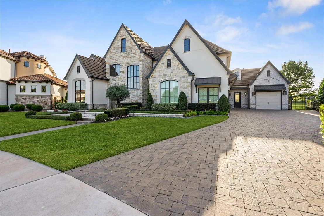 Photo of 6 Enclave Manor Drive