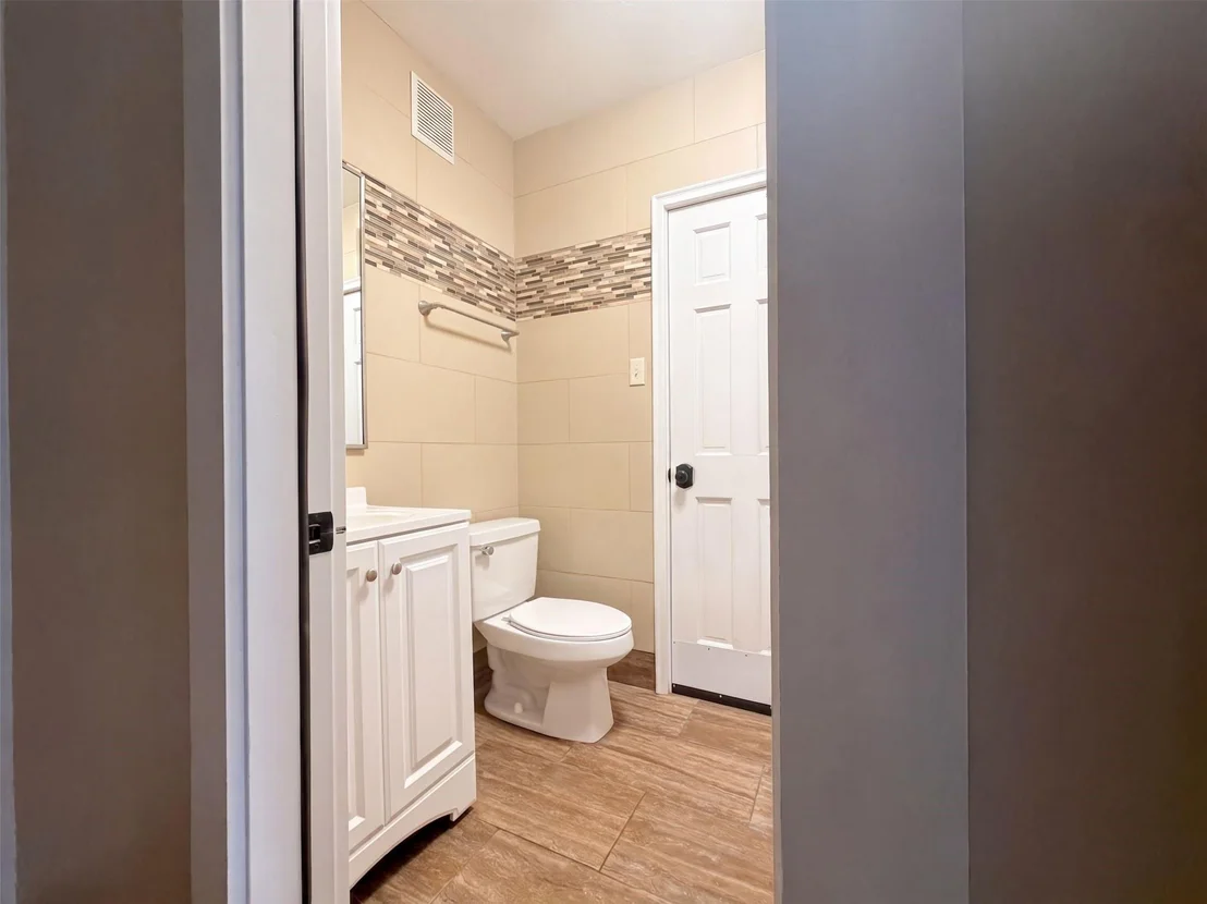 Photo of 1005 Lewis Drive