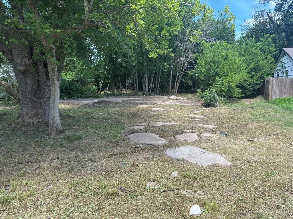 Photo of 11310 Sandhurst Drive