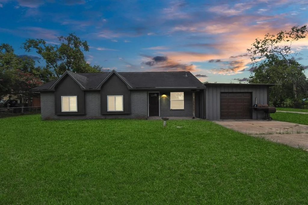 Photo of 3569 County Road 541
