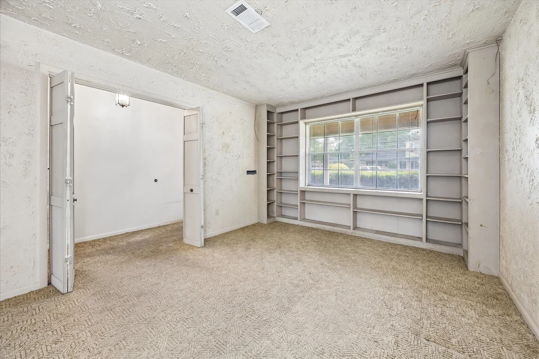 Photo of 5818 Effingham Drive
