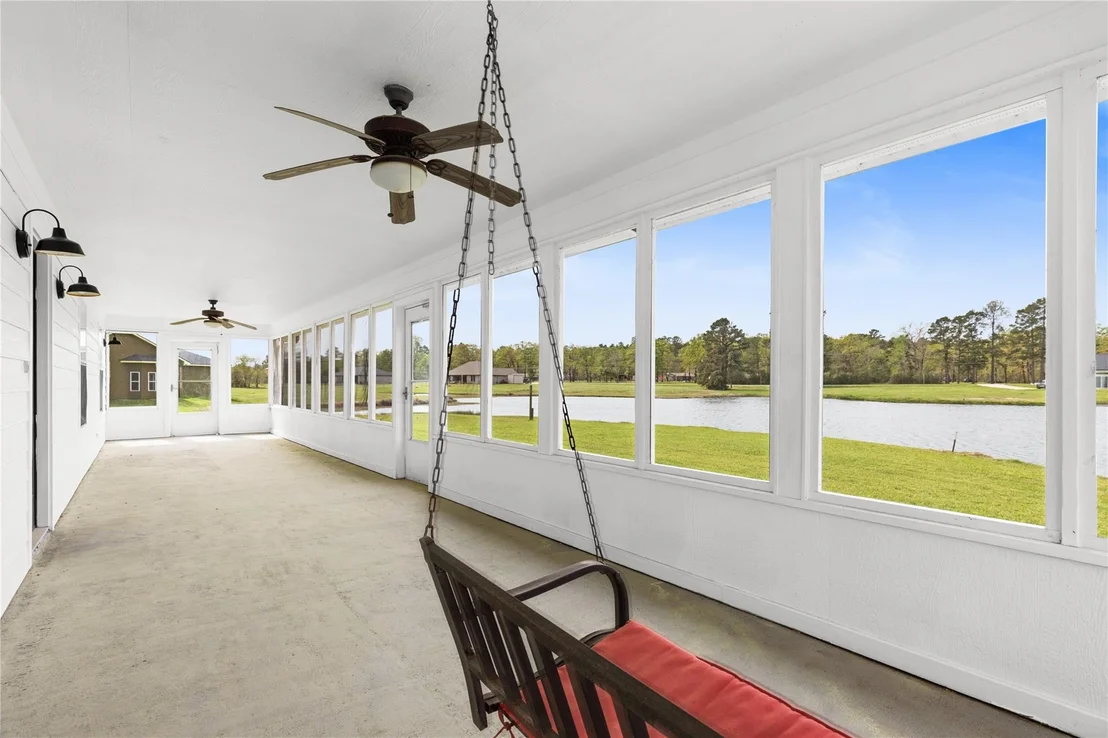 Photo of 140 Meadowview Drive
