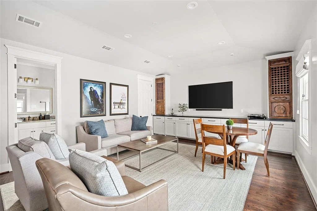 Photo of 2443 Pelham Drive