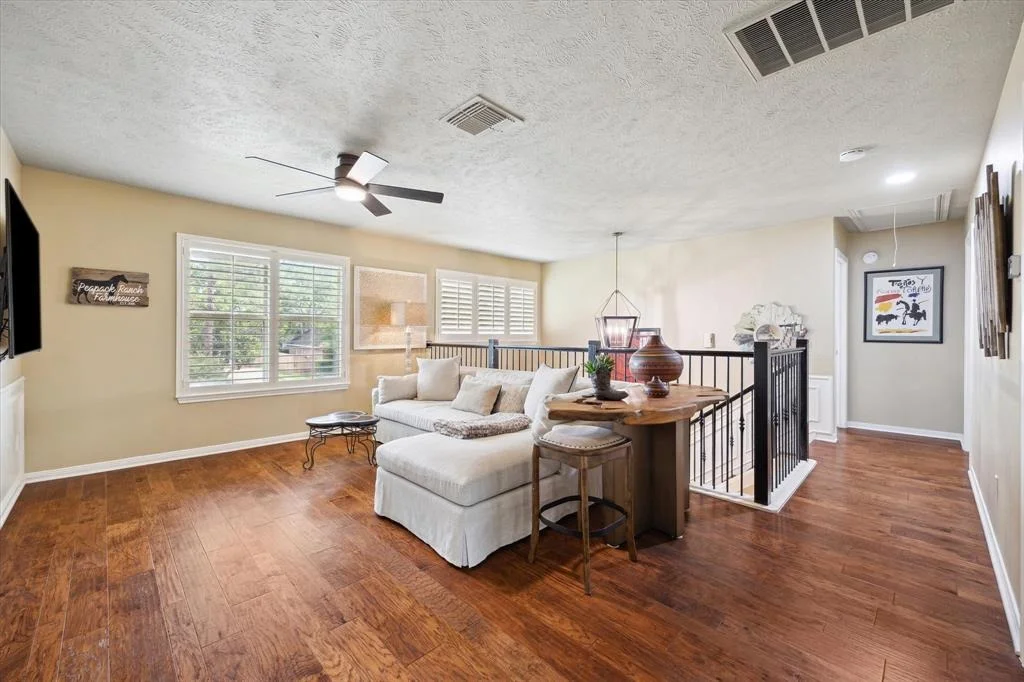 Photo of 15927 Meadowside Drive