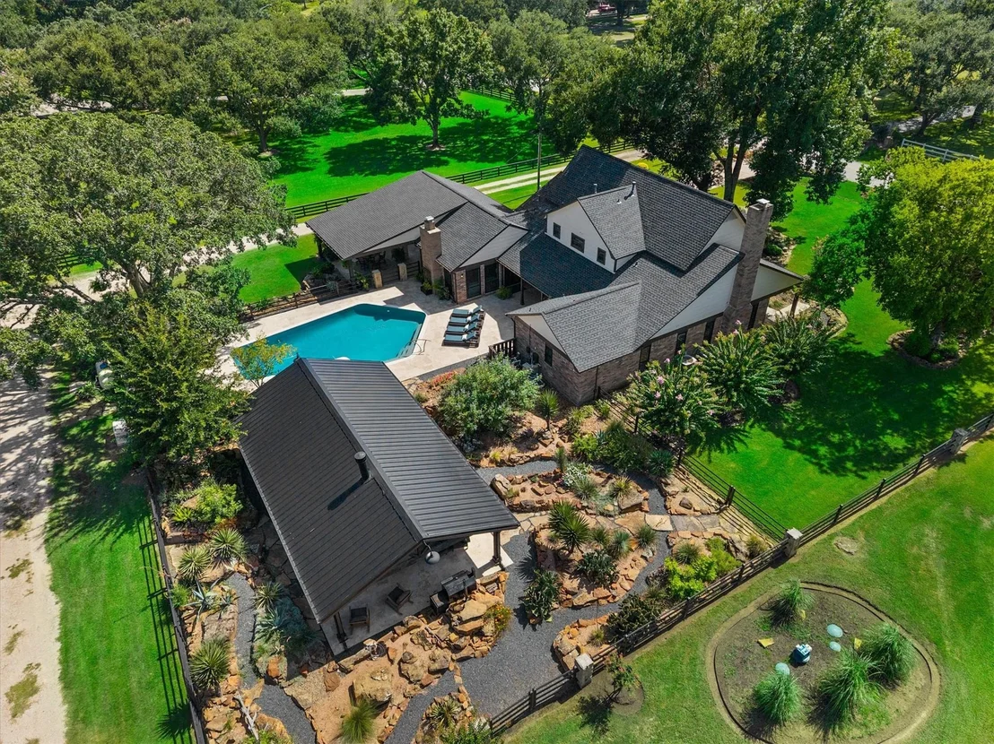 Photo of 18003 Kitzman Road