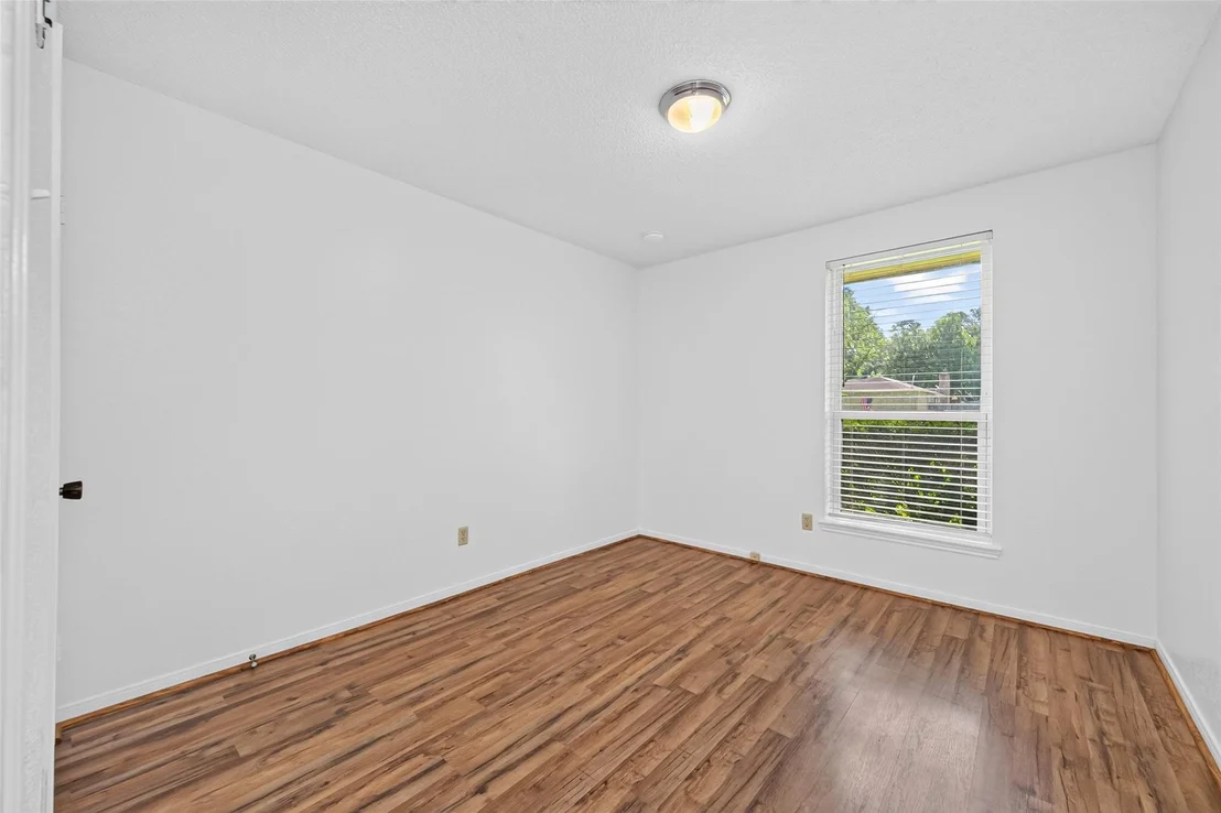 Photo of 17531 Crestline Road