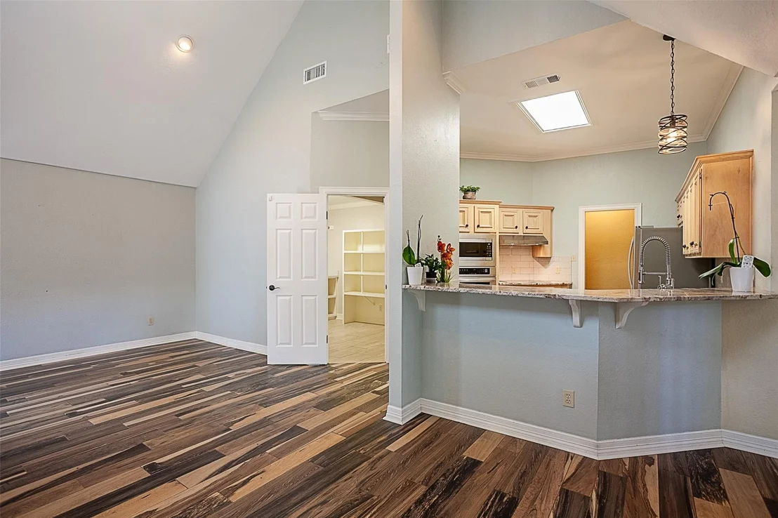 Photo of 3370 Foxbriar Lane