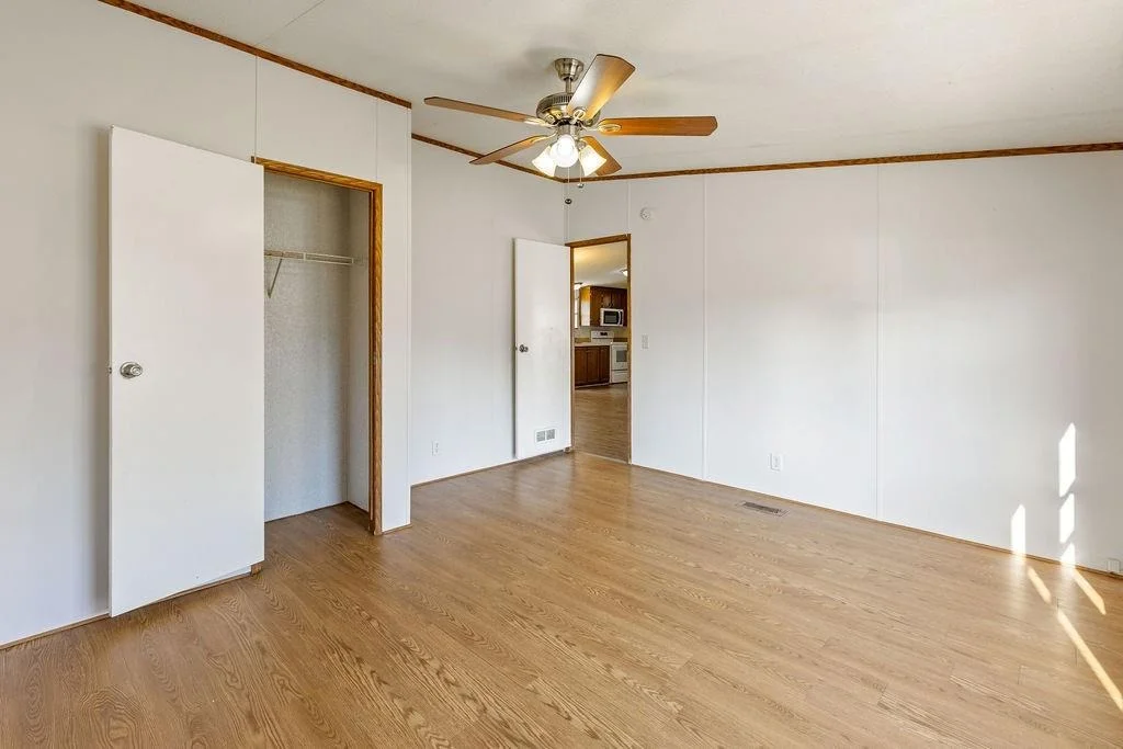 Photo of 182 Carmen Boulevard