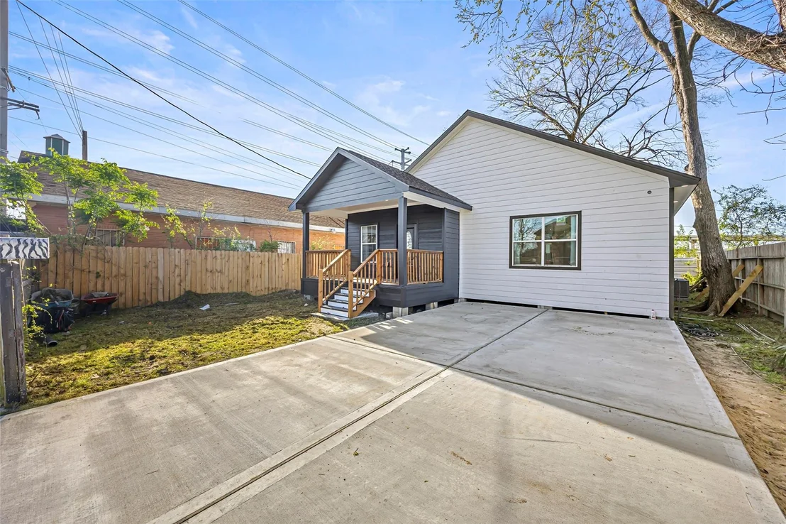 Photo of 8824 Leander Street