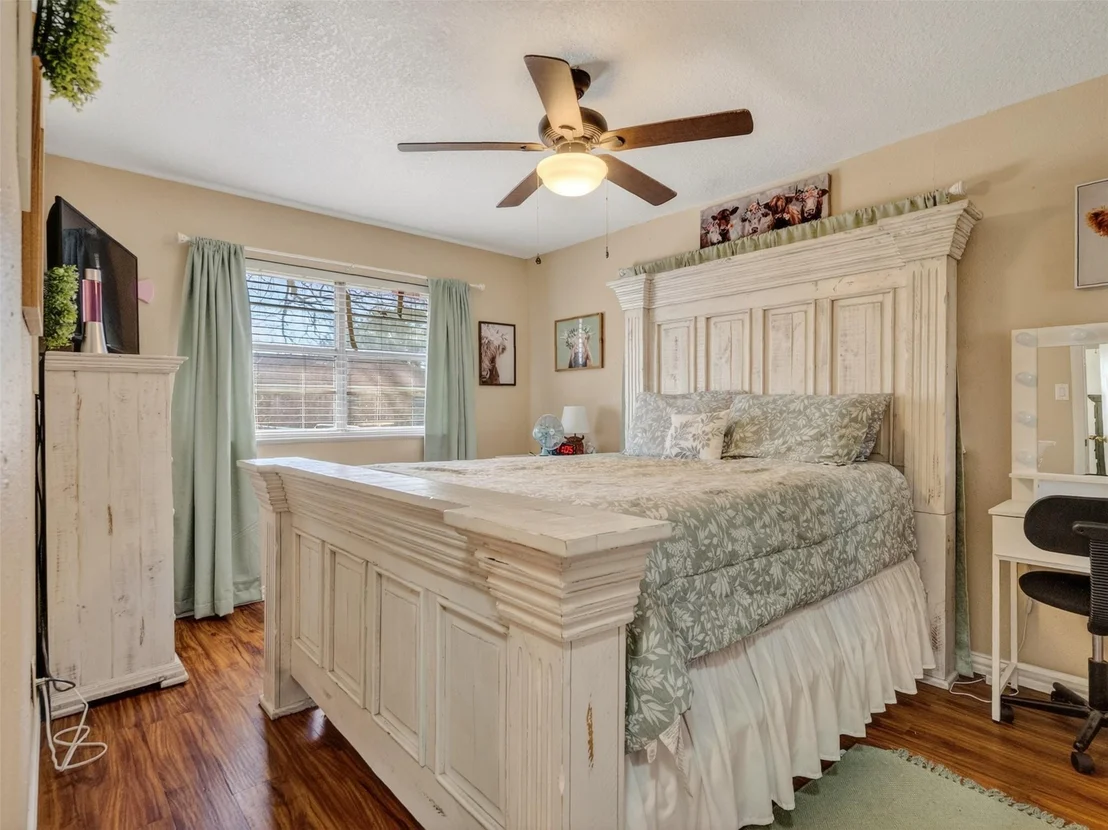 Photo of 1348 Gifford Road