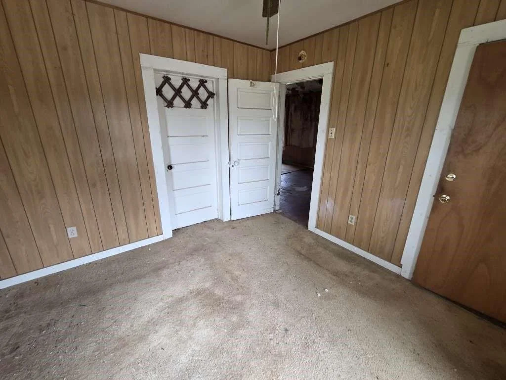 Photo of 204 E Bryan Avenue