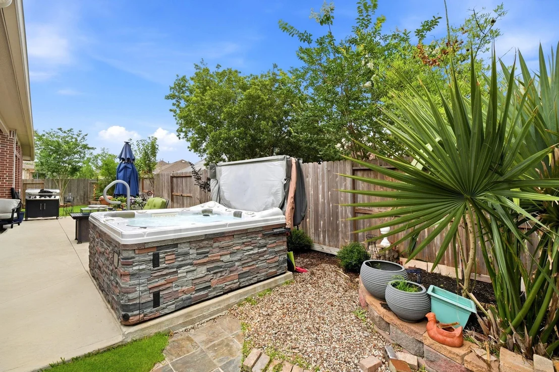 Photo of 25910 Northcrest Drive