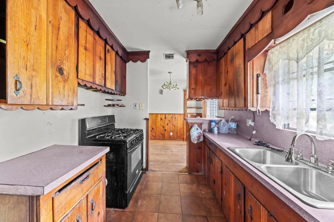 Photo of 5810 Langley Road