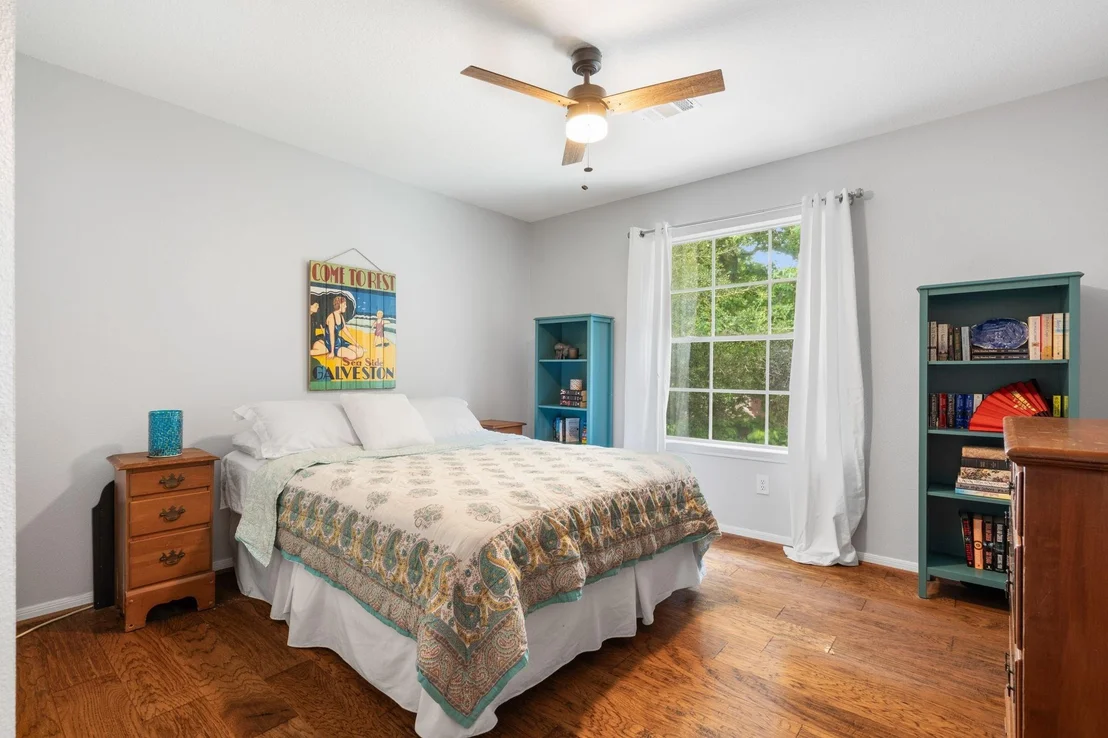 Photo of 15 S Piney Plains Circle