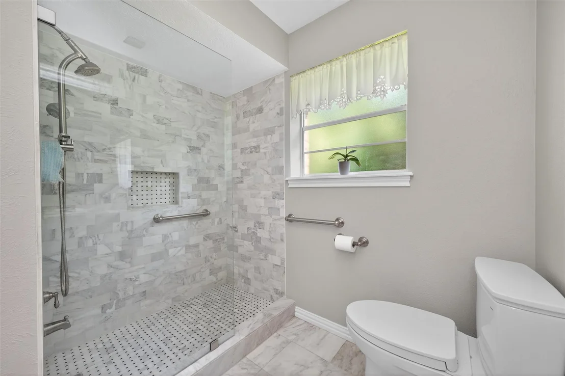 Photo of 105 Glenmora Court
