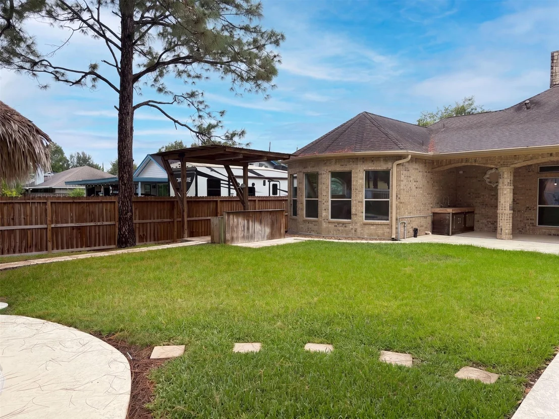 Photo of 1005 Lewis Drive