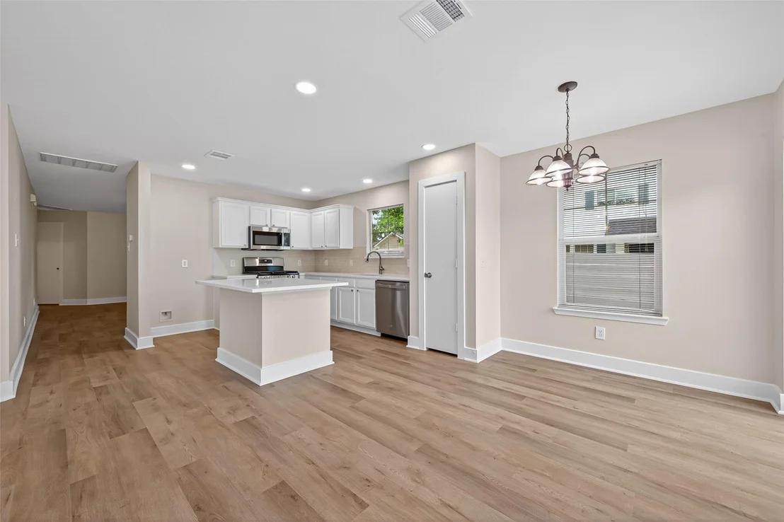 Photo of 21090 Aldens Oak