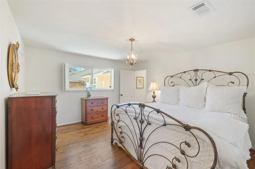Photo of 10047 Olympia Drive