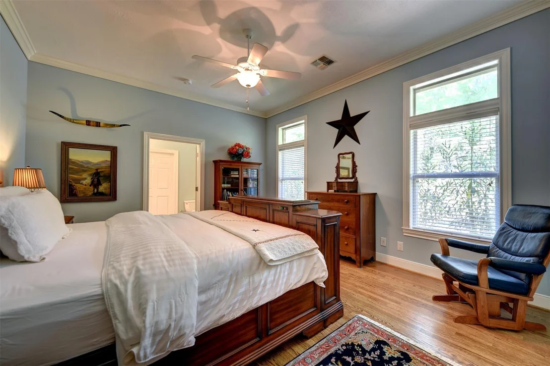 Photo of 851 Elm Drive
