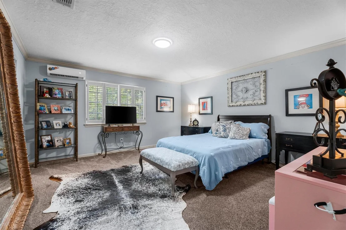 Photo of 15902 Guinstead Drive